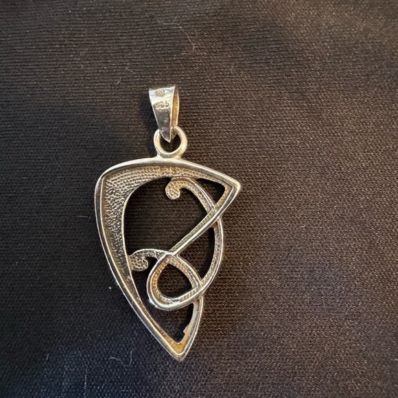 SOLD Celtic//Irish sterling Silver pendant - Picture 3 of 4